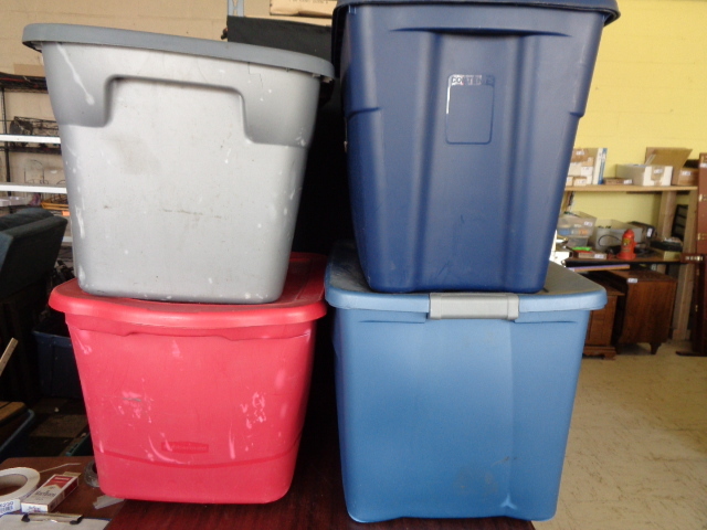 lot 6228 image: 4 Totes w lids