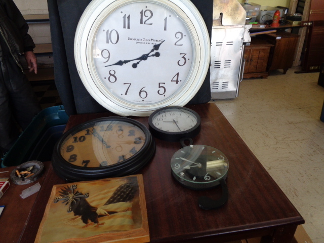 lot 6230 image: 5 Clocks