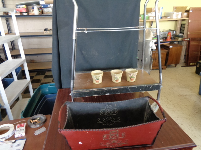 lot 6236 image: Metal Rolling Cart with Pretty Metal Basket