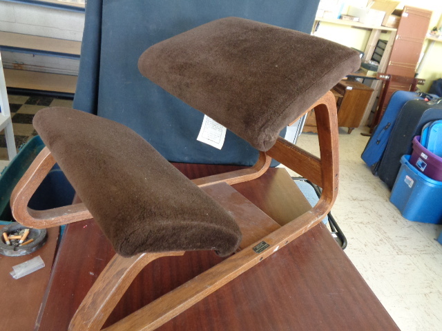 lot 6242 image: British Design Praying Bench