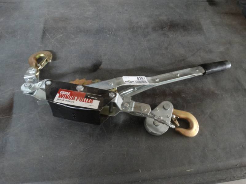 lot 8391 image: Cable winch puller