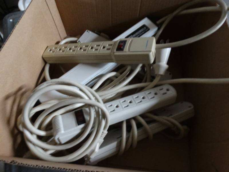 lot 8434 image: Lot of 5 power strips.