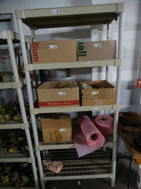 lot 8440 image: Plastic shelf w5 shelves. No contents.