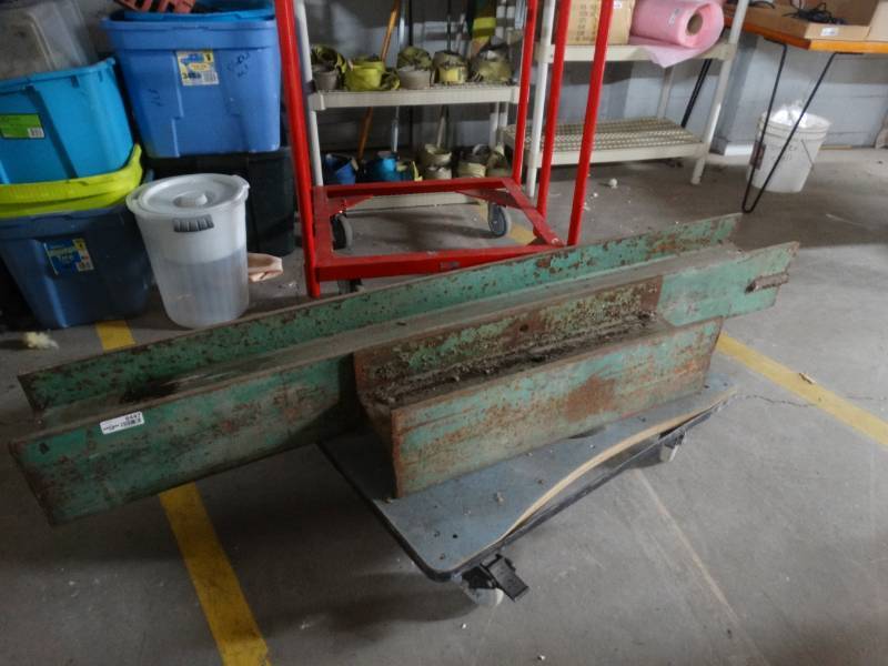 lot 8447 image: 2 I beams.