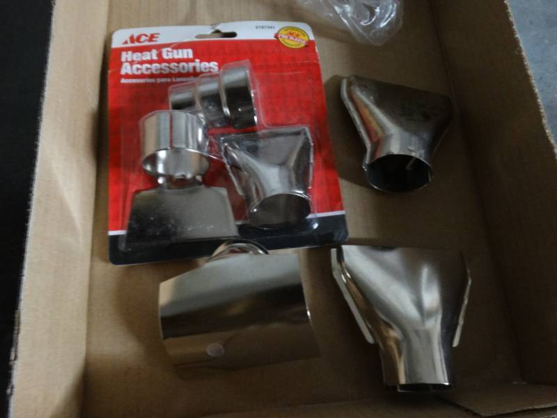 lot 8452 image: Lot of heat gun accessories.