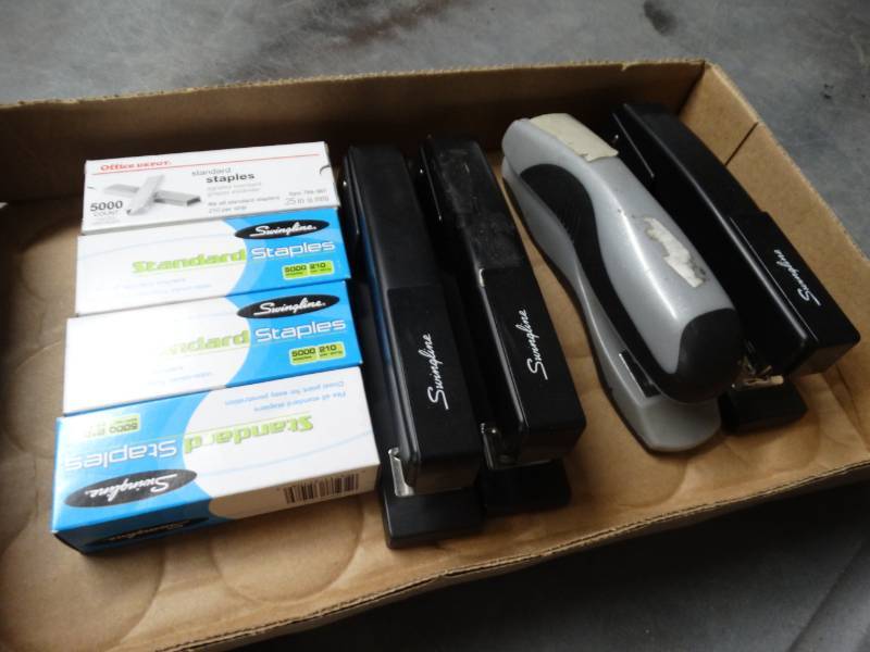 lot 8473 image: Lot of staplers & staples.