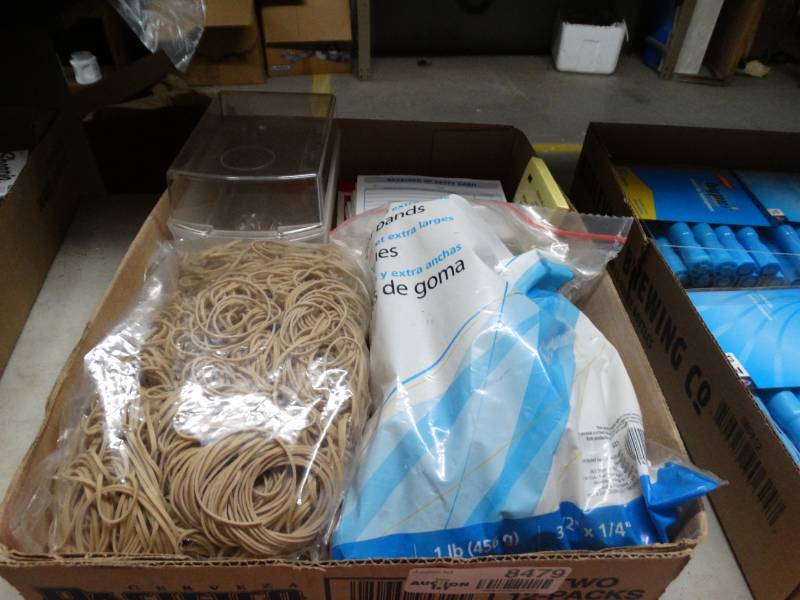lot 8479 image: Lot of rubber bands & pads.
