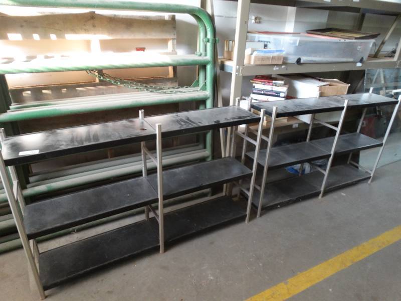 lot 8506 image: 2 Metal shelfs.