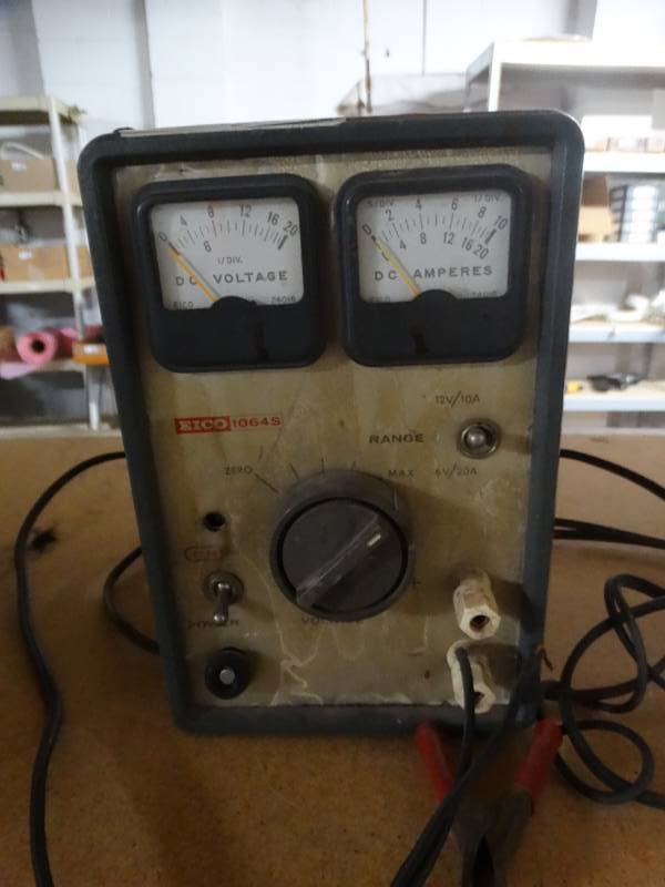 lot 8524 image: Ecio 1064S battery charger.