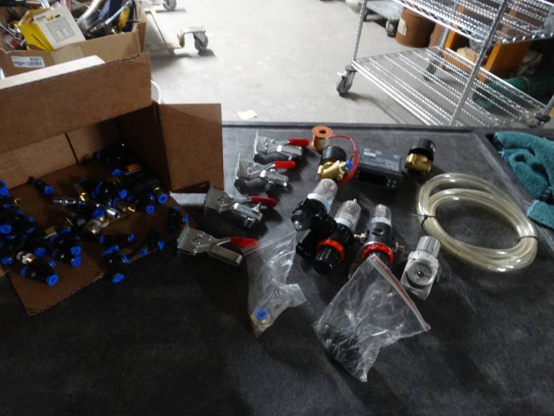 lot 8552 image: Lot of make AFR-2000.