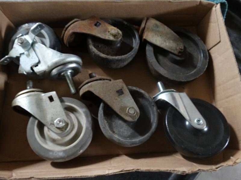 lot 8554 image: Lot of various casters.