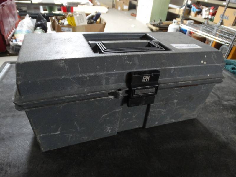 lot 8560 image: Empty tool box.