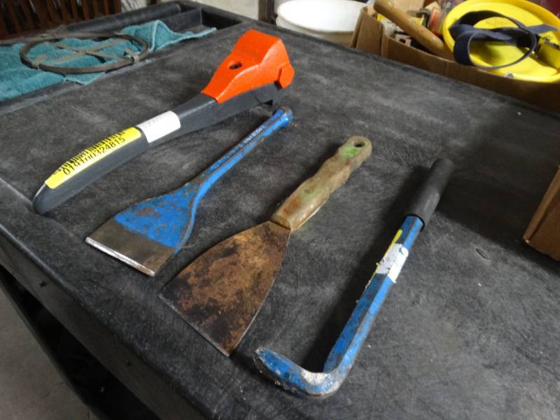 lot 8573 image: Lot of scrapers and a pry bar and a tool.