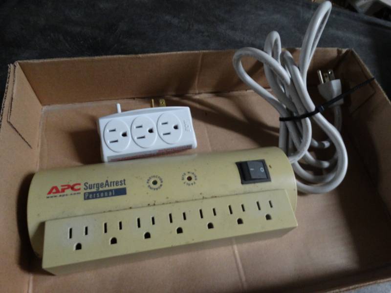 lot 8575 image: Power strips.