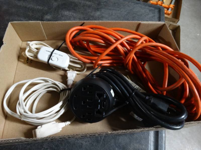 lot 8578 image: Extension cords.