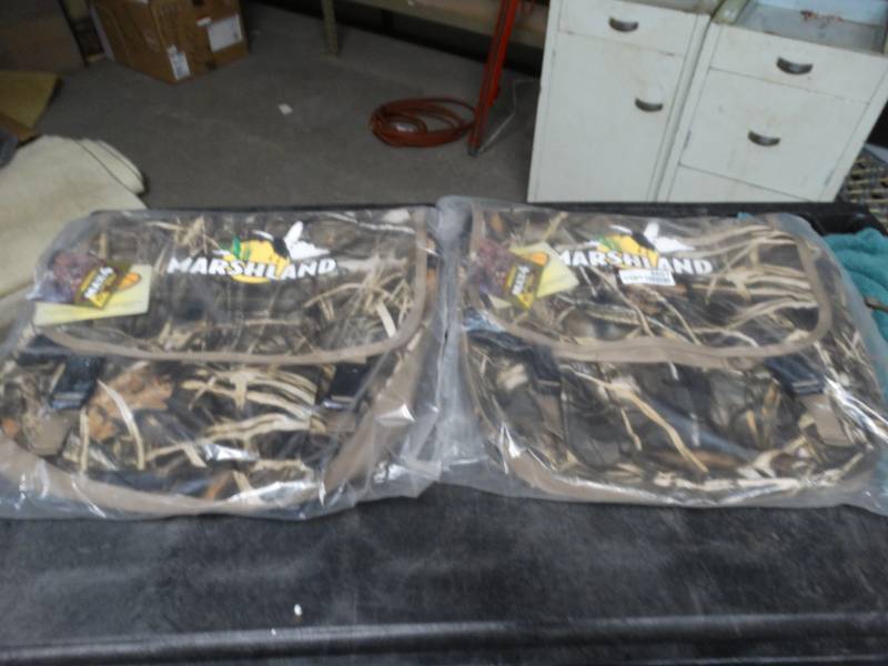 lot 8601 image: 2 Marshland hunting bags.