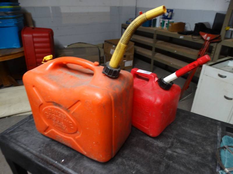 lot 8602 image: 2 Gas cans.