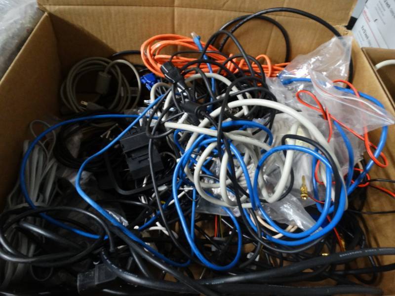 lot 8610 image: Lot of various wires.