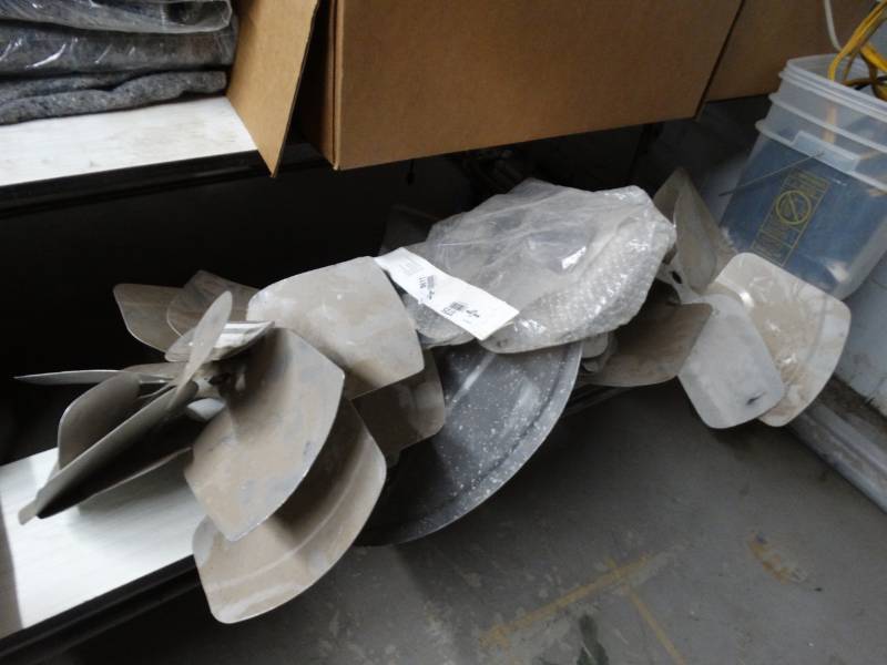 lot 8611 image: Lot of replacement fans.