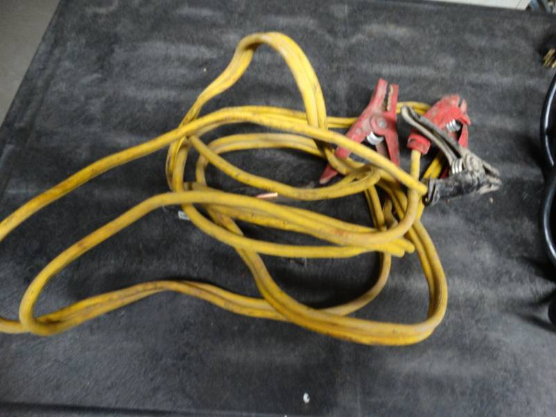 lot 8613 image: Lot of jumper cable and power supply.