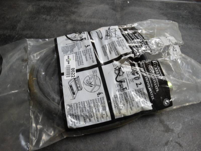 lot 8622 image: Dryer hose.