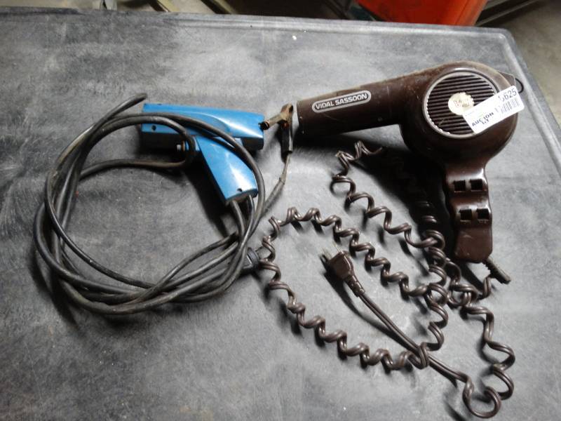 lot 8625 image: Heat gun and kar check.
