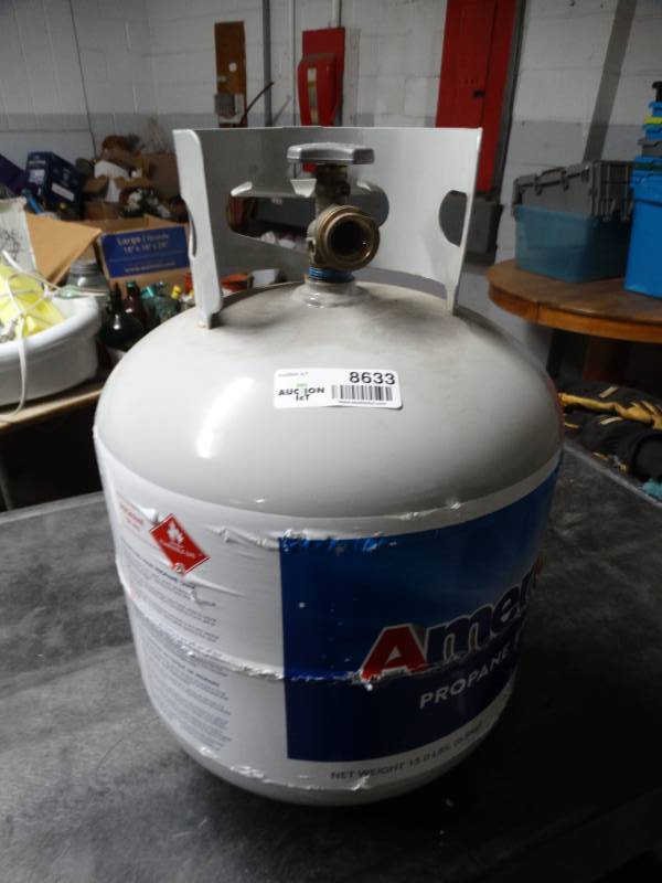 lot 8633 image: Propane tank.