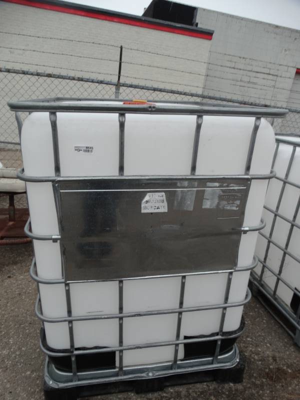 lot 8645 image: Large water container.