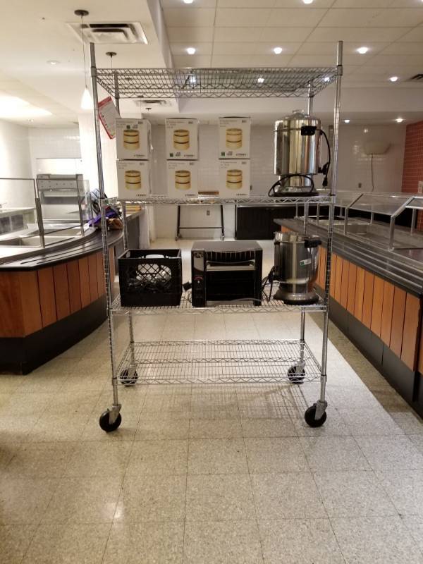 lot 4089 image: 4 Tier Metal Rack on Wheels