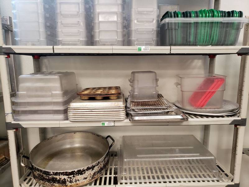 lot 5021 image: 3 Gallon Tubs, Baking Sheets, and More