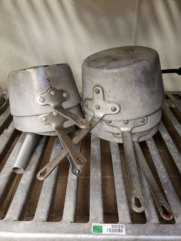lot 5028 image: (7) Various Size Pots.