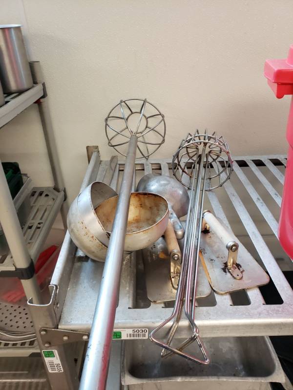 lot 5030 image: 4ft. Hand Mixer. Burger Covers and More.