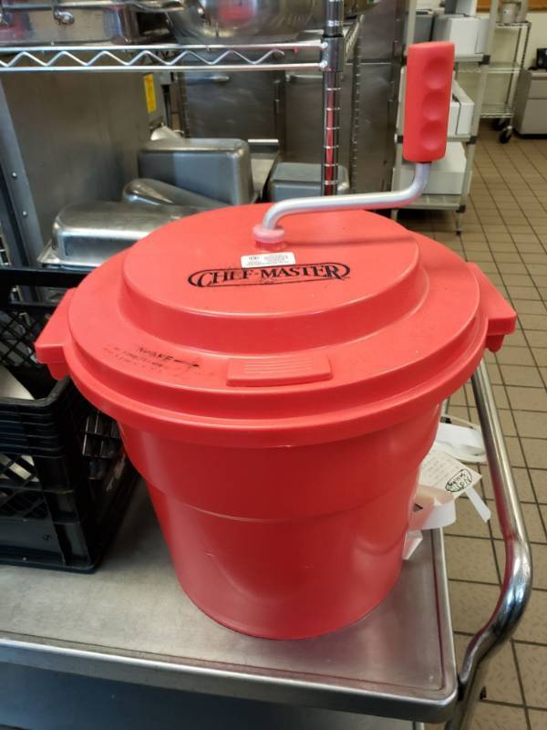 lot 5031 image: Large Chef Master Salad Spinner.