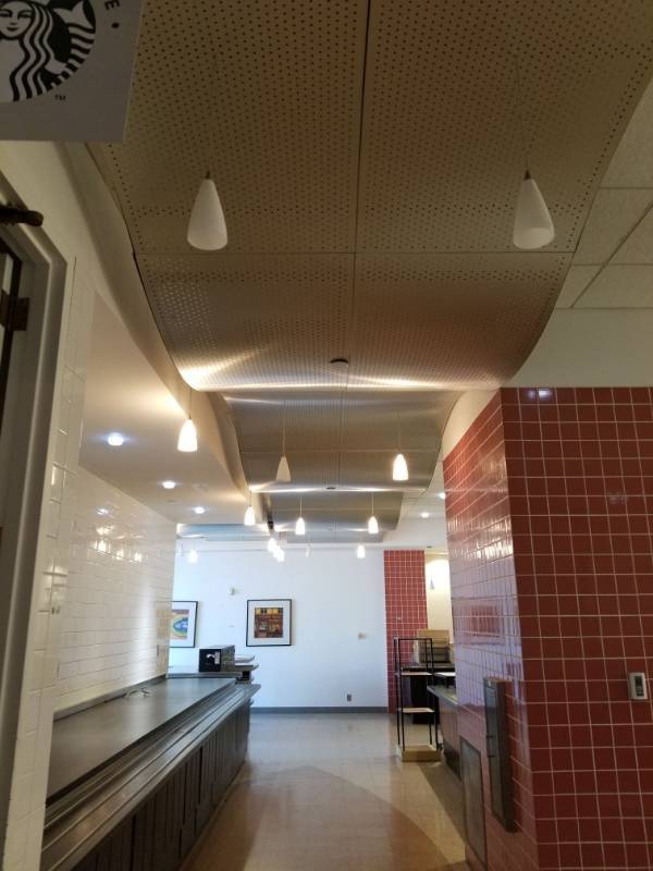 lot 4112 image: 11 Pendant Lights