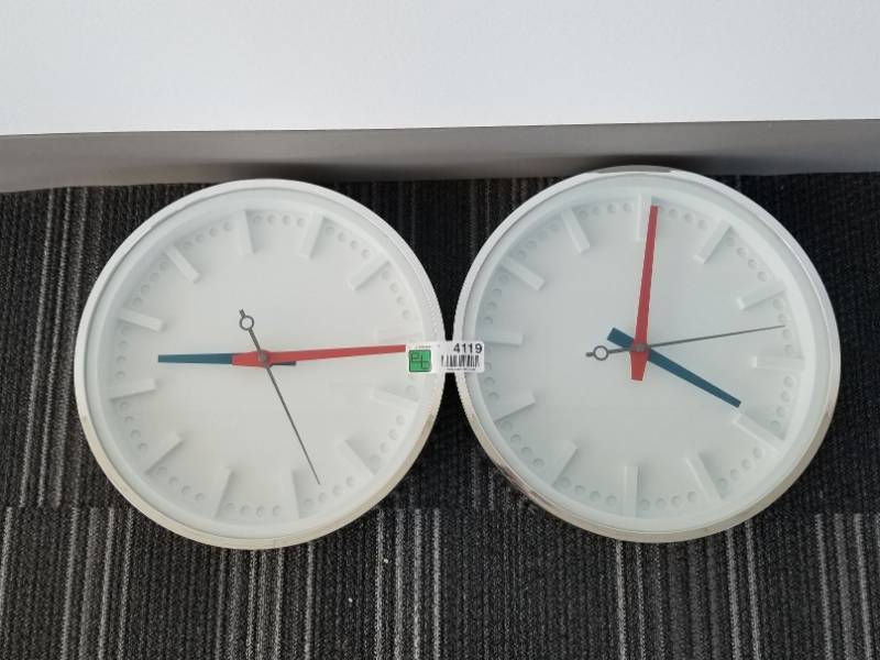 lot 4119 image: 2 Clocks