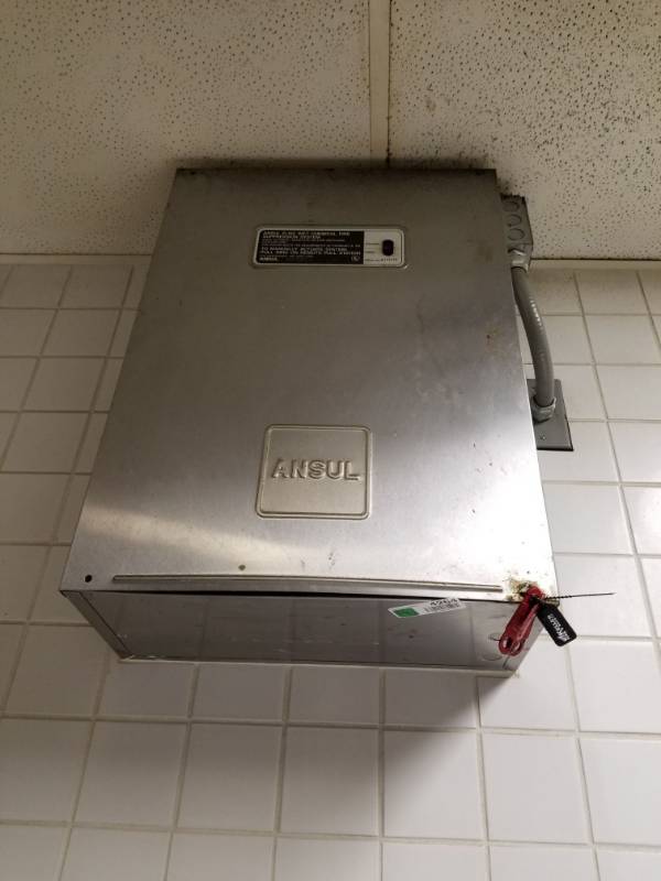 lot 4264 image: Ansul R- 102 Wet Chemical Fire Suppression System
