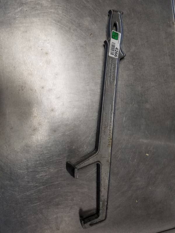 lot 4266 image: 5 Gal Can Opener