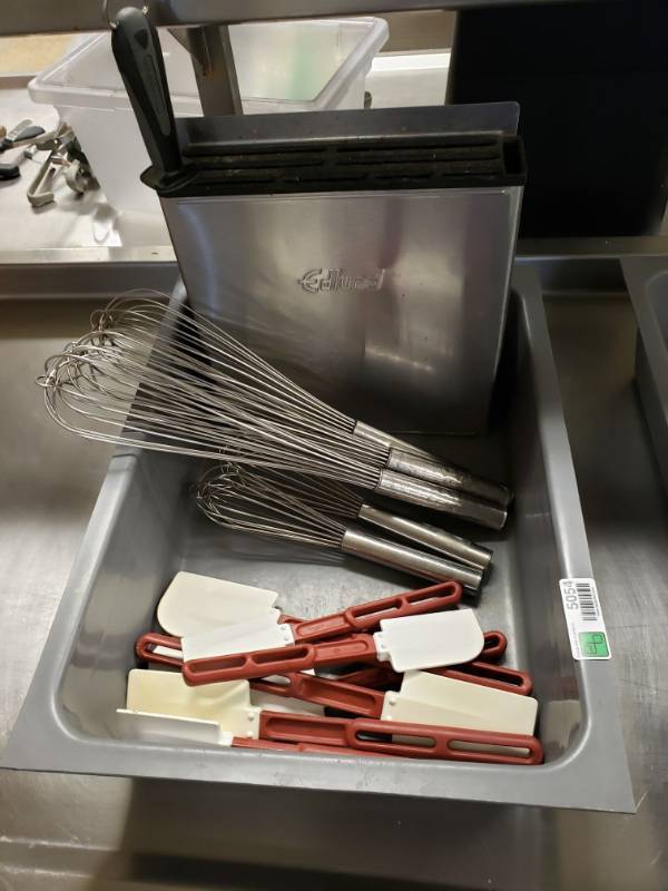 lot 5054 image: Rubber Spatulas, Wisks, and Knife holder.