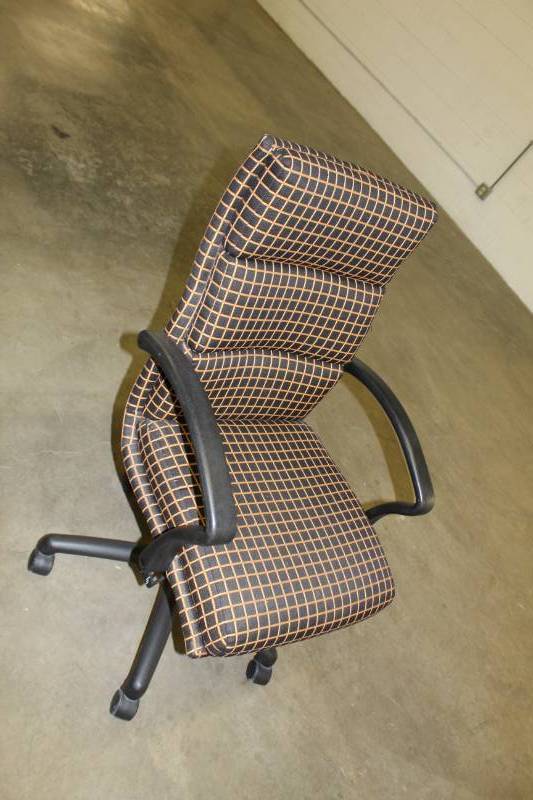 lot 2513 image: Conference Room Chair  Office Chair