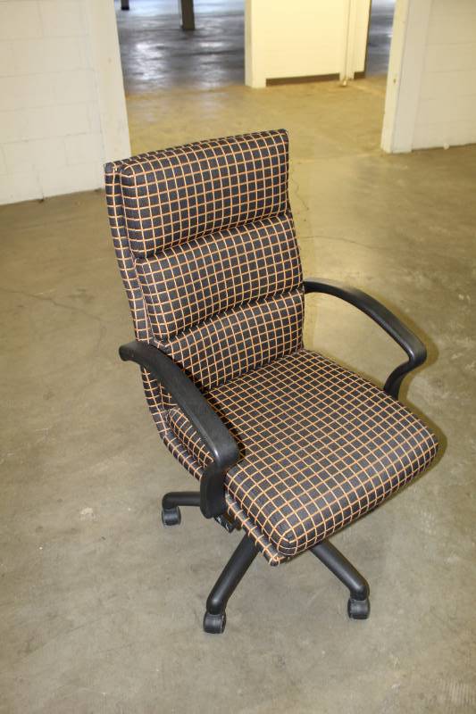 lot 2515 image: Conference Room Chair  Office Chair