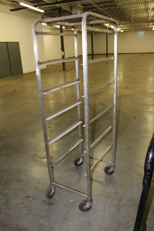 lot 1831 image: Full Size Bakers Rack