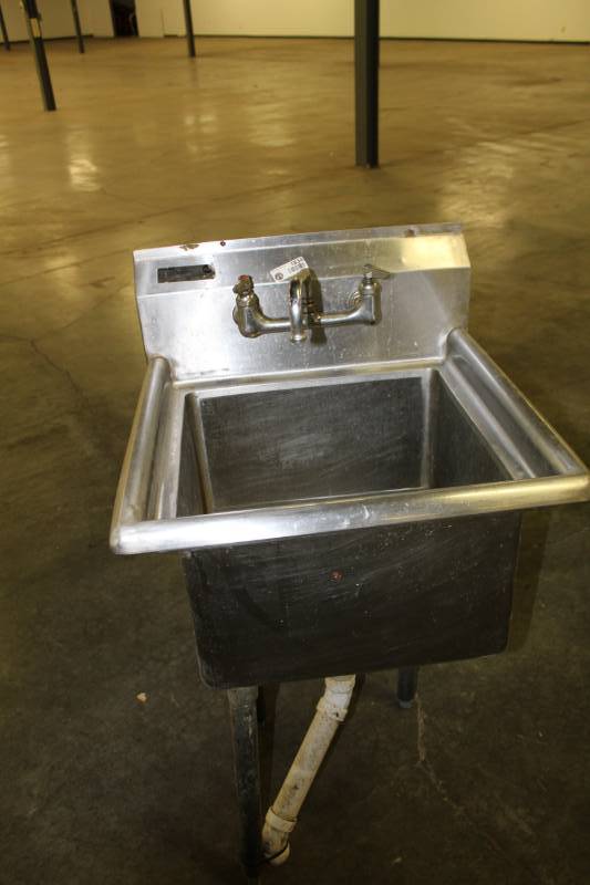 lot 1834 image: ELKAY SSP SS COMMERCIAL SINK