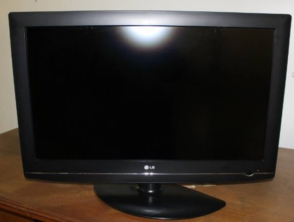 lot 1222 image: LG 37 Flat Screen HDTV