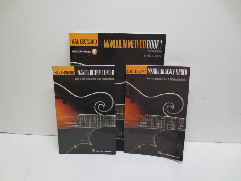lot 1001 image: Hal Leonard Mandolin guide books