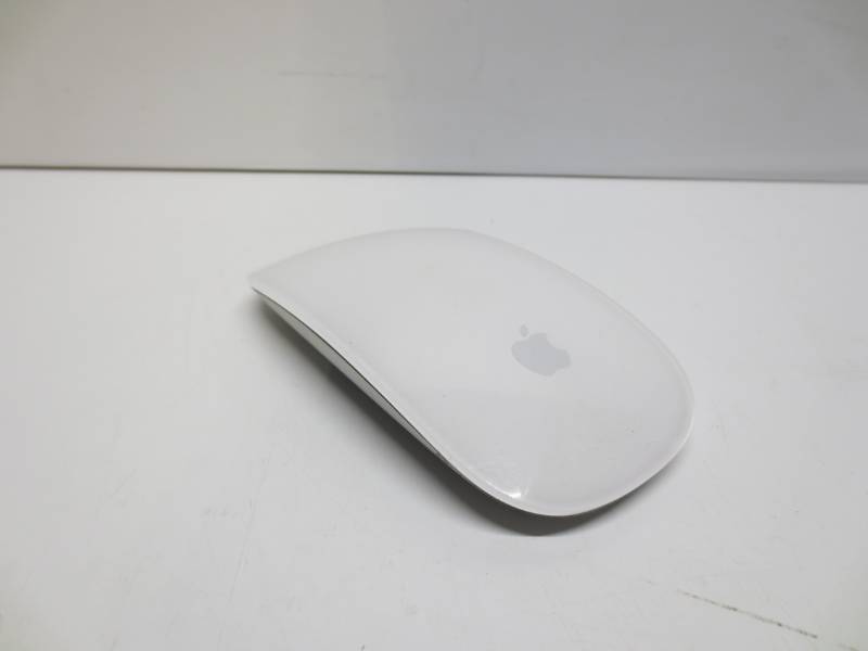 lot 1006 image: Wireless apple mouse