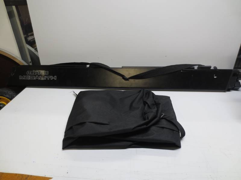 lot 1027 image: Strukture Megalith double keyboard stand