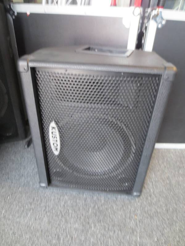 lot 1040 image: Kustom KPC12MP powered speaker