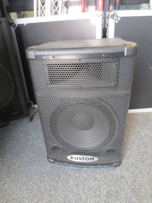 lot 1042 image: Kustom KPX112P Powered Speaker