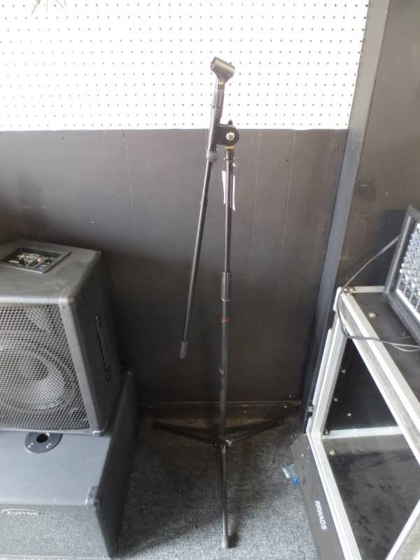 lot 1054 image: Musicians Gear microphone stand