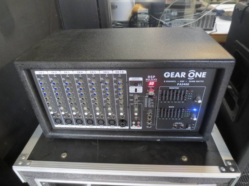 lot 1055 image: Gear one PA2400 powered mixer